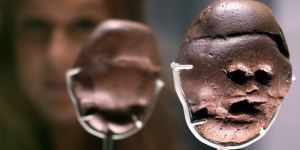 3 million year old South African pebble transcends treasures at British Museum